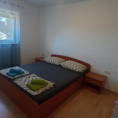 Apartamento Baric Nin